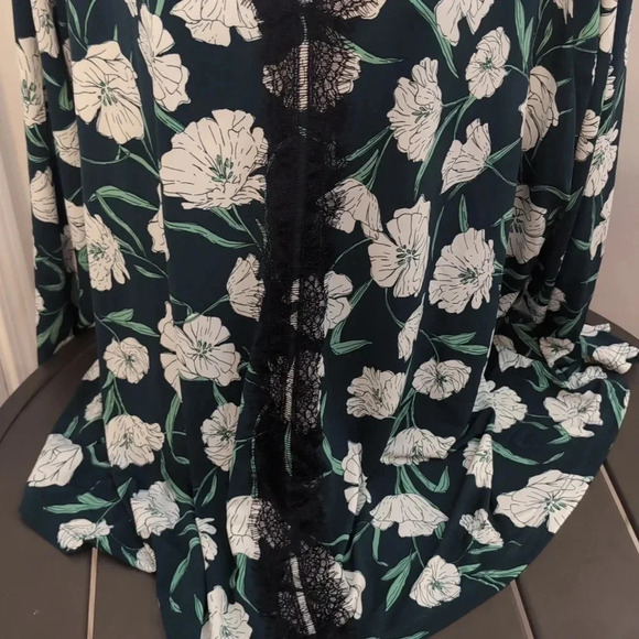 Jason Wu women's lace front v-neck floral knit top - Picture 7 of 8